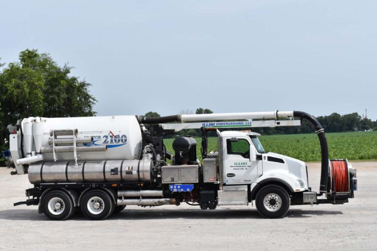 Illini vacuum truck